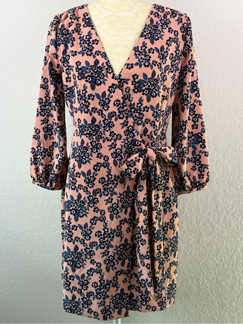 J. Crew Wrap Dress 365 Crepe Pink Plush Floral Bouquet Size 6P - Picture 4 of 14